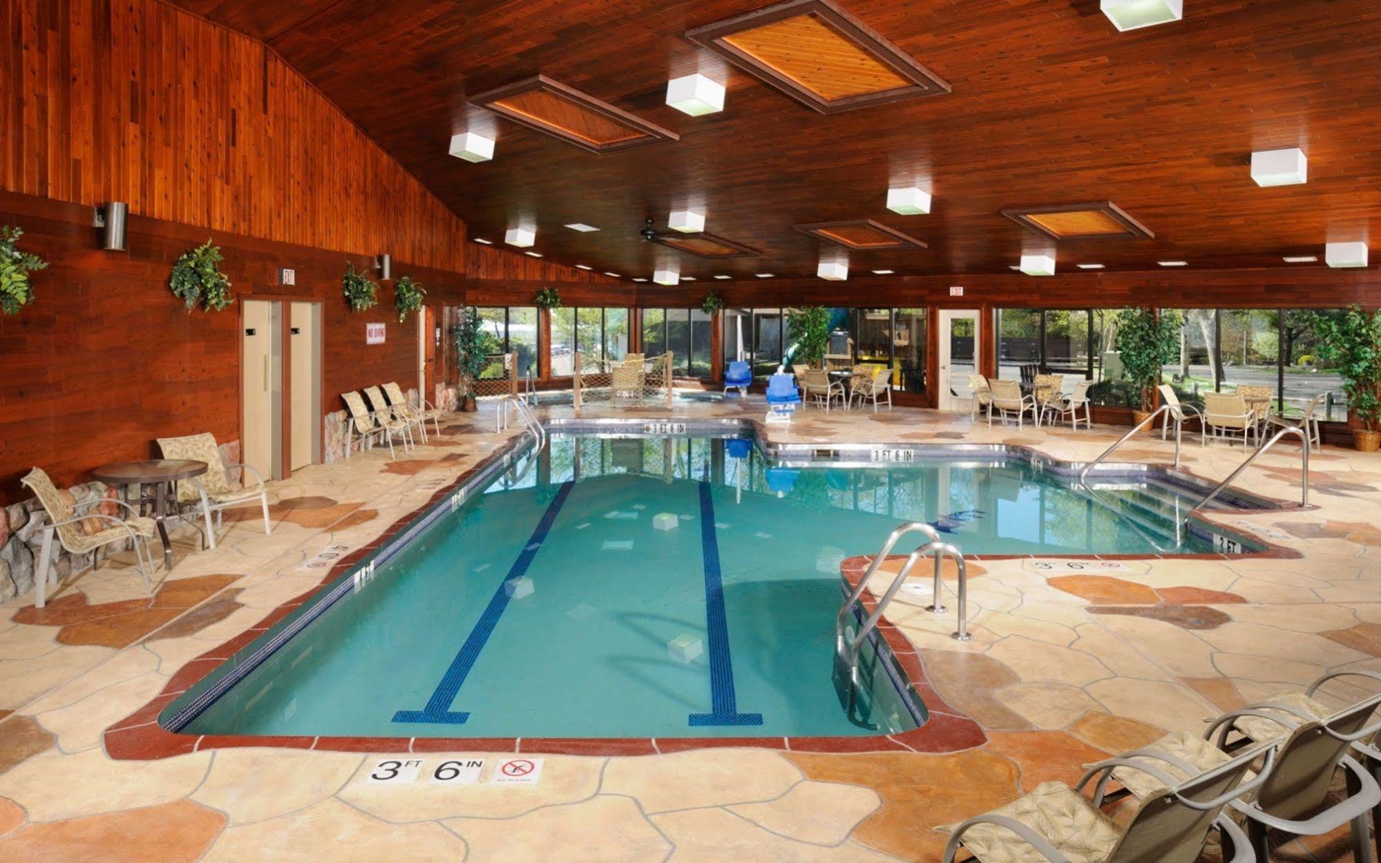 The Pointe Hotel And Suites Minocqua Dış mekan fotoğraf